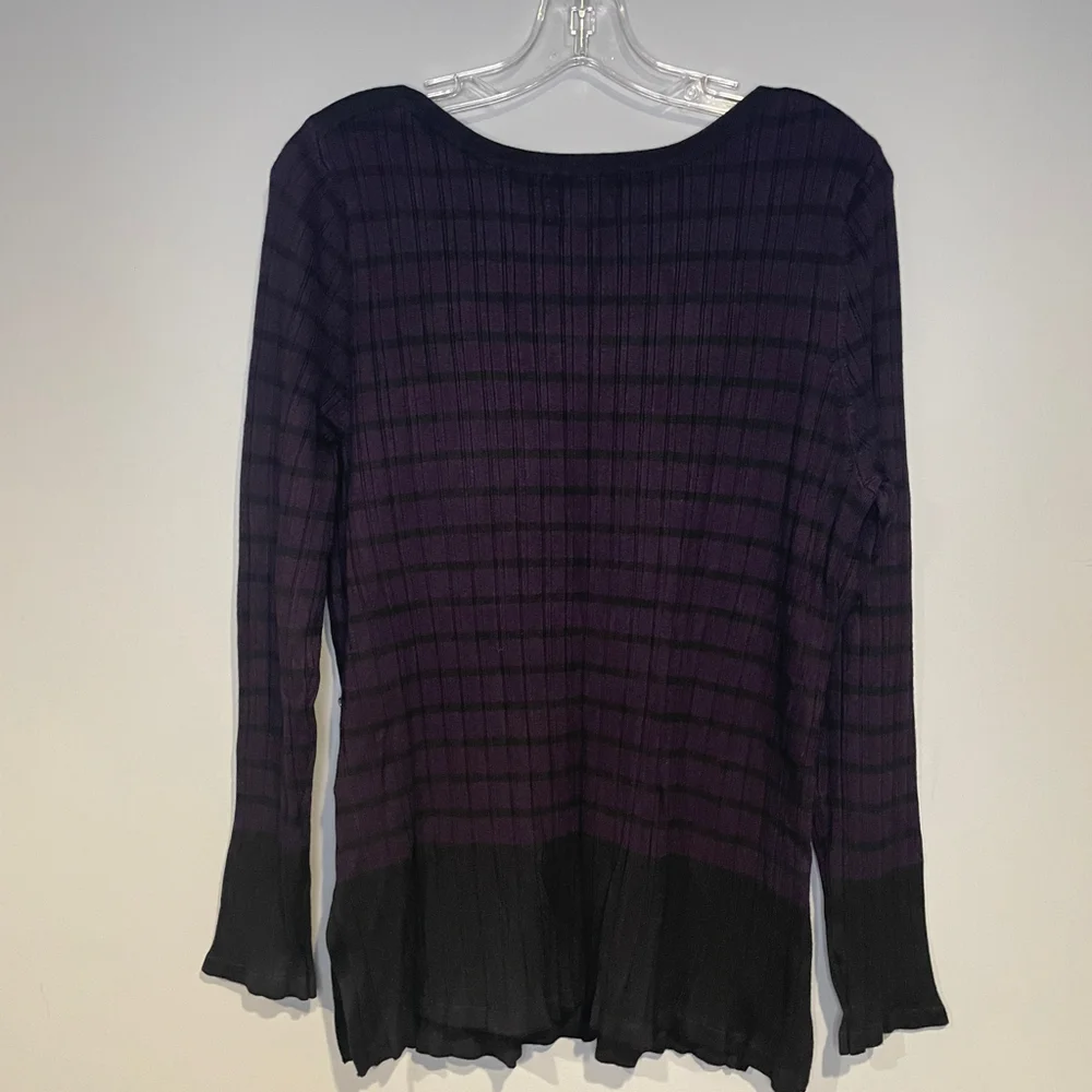 Croft & Barrow Lettuce Edge Tunic Sweater Plum Black Buttons Size XLarge